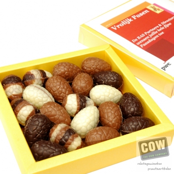 Afbeelding van relatiegeschenk:210 gram bonboneitjes in doos met kaart
